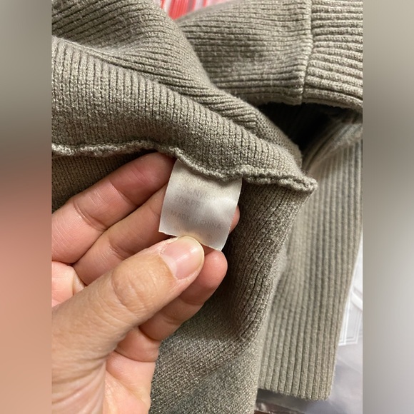 Women’s Mock Sweater Size Large - Picture 7 of 8